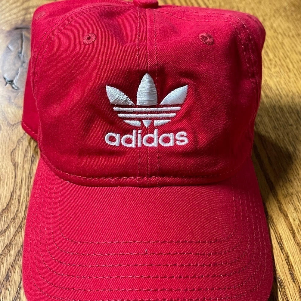 adidas Men’s Originals Relaxed Strapback Cap, Scarlet Red/White